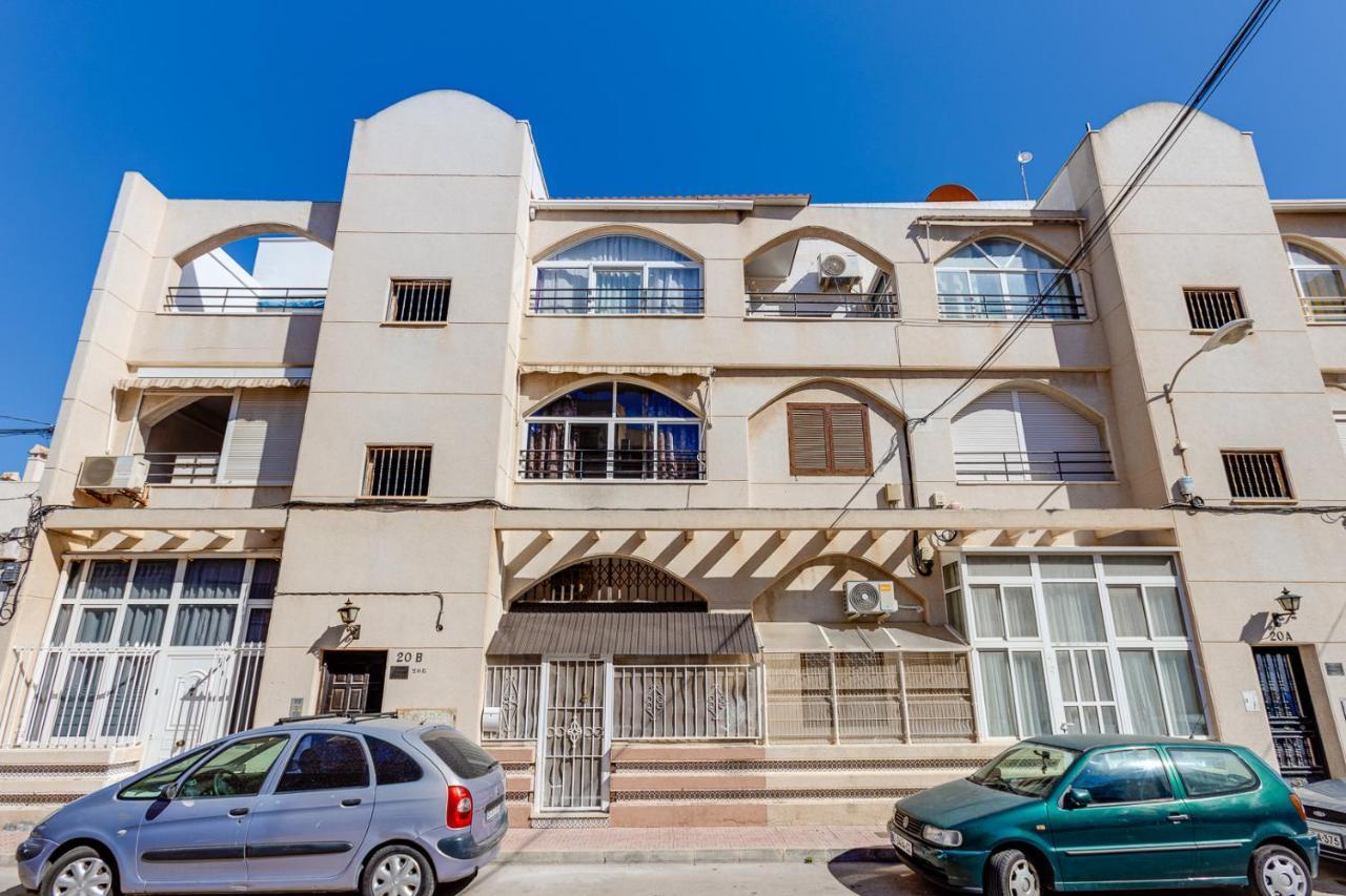 Cozy Apartment Near The Sea Torrevieja Exterior photo