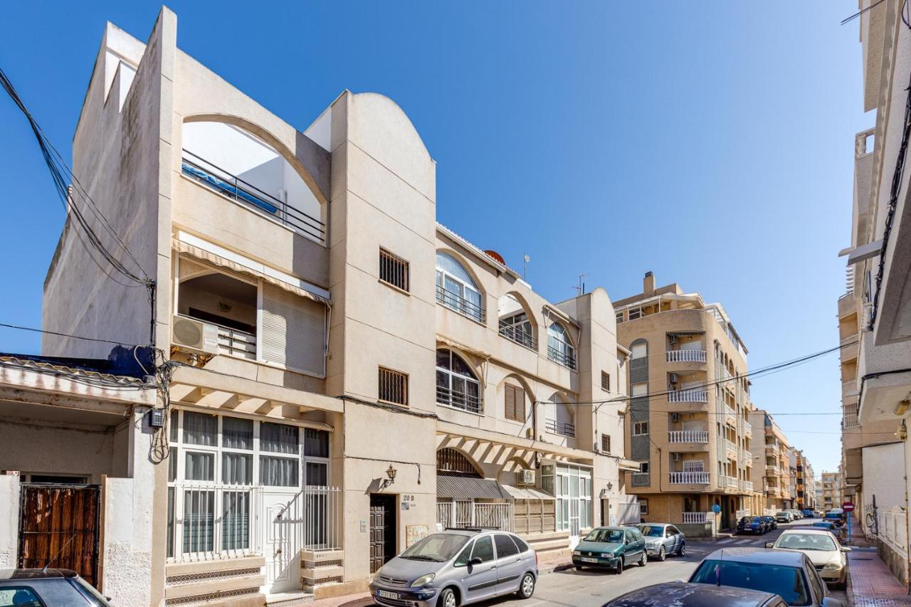 Cozy Apartment Near The Sea Torrevieja Exterior photo
